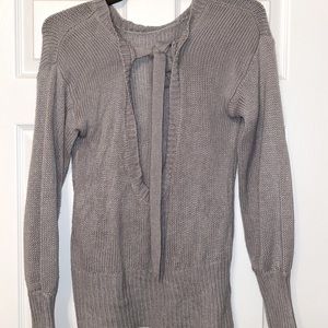 Backless grey sweater